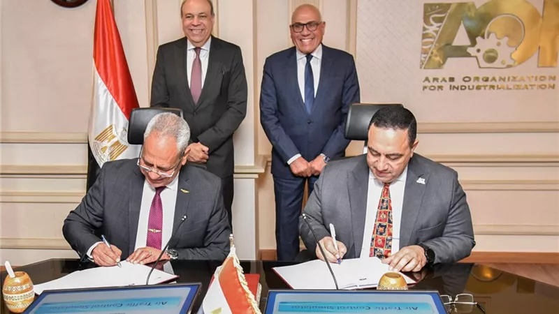 بروتوكول بين العربية للتصنيع والطيران لتوفير محاكيات علوم الطيران