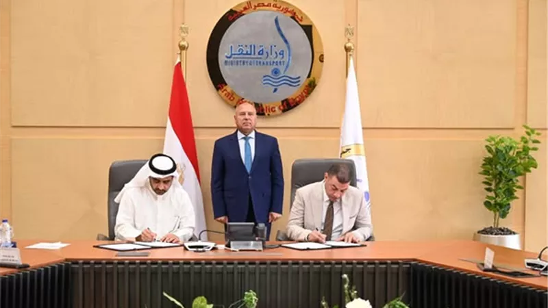 وزير الصناعة يشهد إطلاق خدمة نقل الركاب الكهربائي لـ