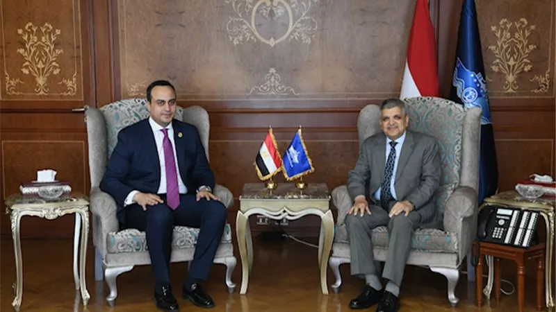 قناة السويس تفتح أبوابها لإنشاء مقرات لـ