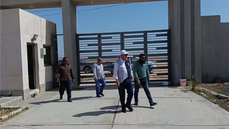 رئيس شركة مياه مطروح يتفقد عددا من المشروعات
