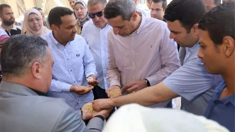 محافظ السويس يتفقد مطاحن شرق الدلتا وصوامع عتاقة