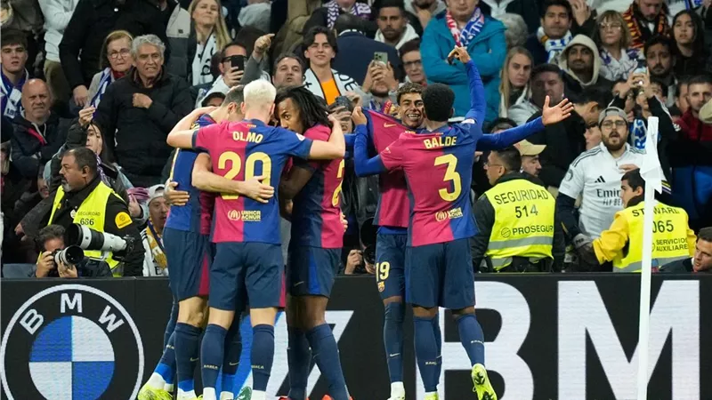 ماذا قال ليفاندوفسكى لجماهير برشلونة ؟
