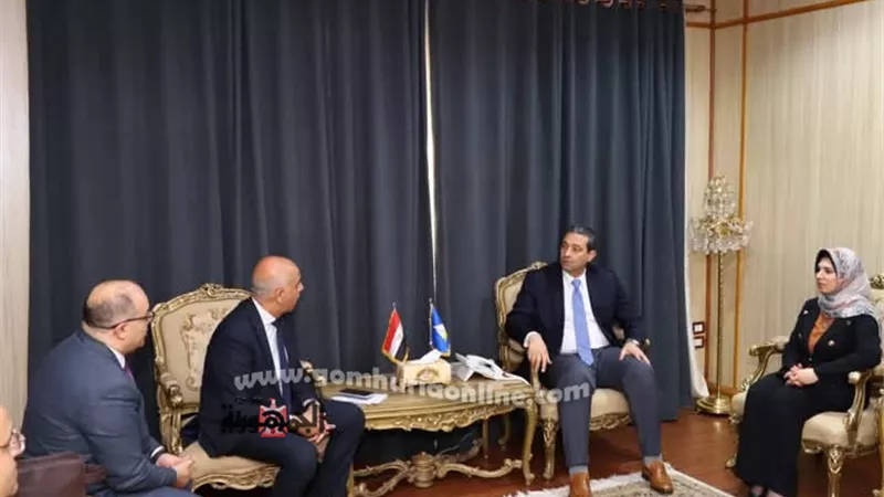 محافظ دمياط يستقبل ممثلى الشركة القابضة للسياحة والفنادق