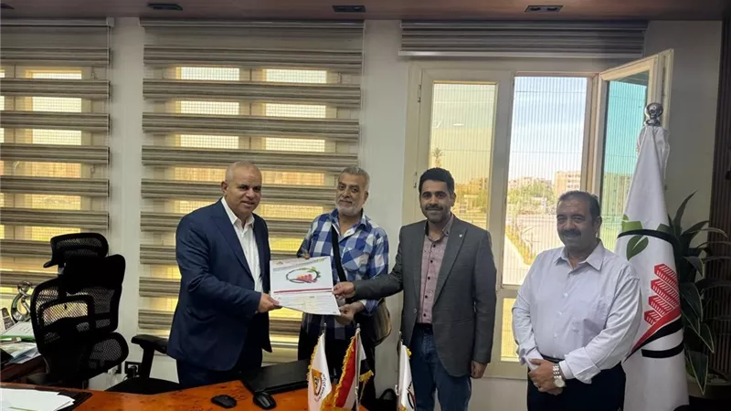 تسليم أول رخصة بناء بمنطقة الأمل في العبور الجديدة
