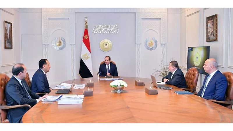 رئيس التحرير يكتب: على الرغم من خسارتنا 3 مليارات دولار سنويا من إيرادات قناة السويس.. مصر تبدع اقتصادياً