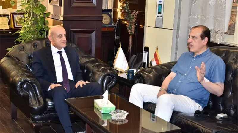 محافظ الأقصر يستقبل نائب وزير الصحة خلال زيارته للمنشآت الطبية