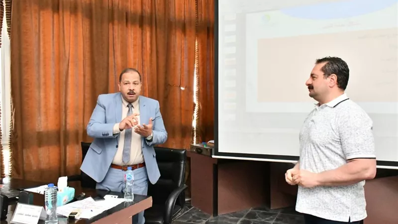 رئيس مياه دمياط يتابع فعاليات برنامج المسار الوظيفي للقيادات