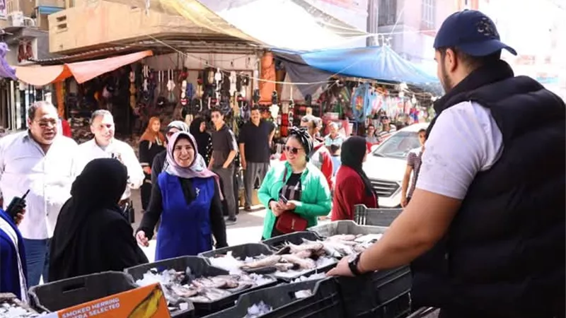 نائب محافظ دمياط تفاجئ مدينة فارسكور وتتفقد محلات الأغذية