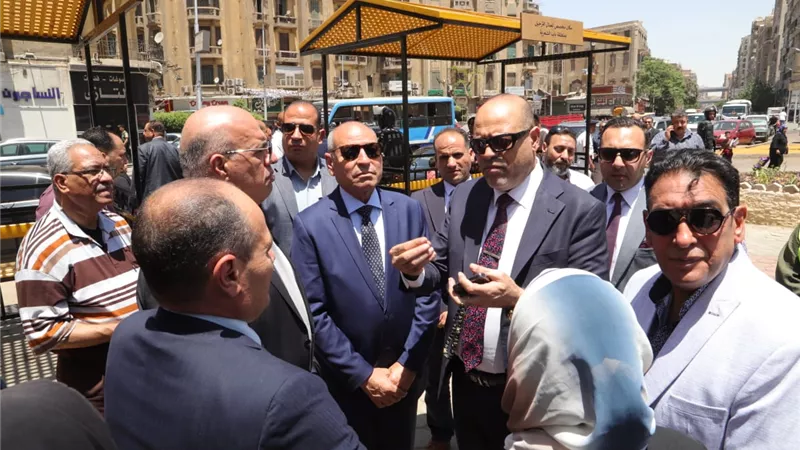 وزير العمل ومحافظ القاهرة يتفقدان أماكن انتظار لائقة لعمال التراحيل بباب الشعرية