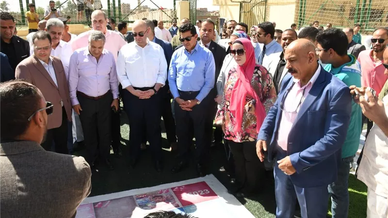 وزير الرياضة يفتتح حمام سباحة نصف أولمبي بمركز شباب مدينة ناصر