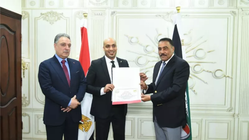 محافظ مطروح يكرم أعضاء فرع هيئة قضايا الدولة بمطروح