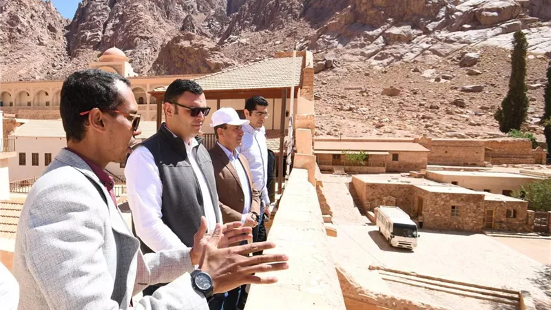 وزير الإسكان يتفقد الفندق الجبلي بسانت كاترين .. صور