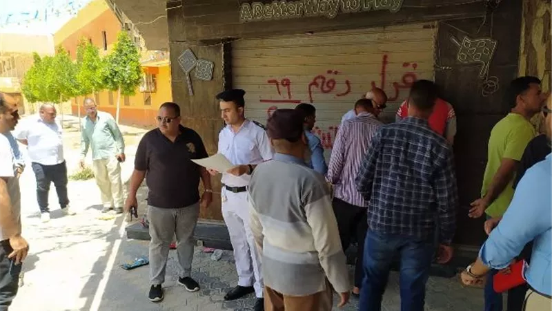 أسباب غلق جهاز 15 مايو لـ(10) محلات داخل أسواق المدينة.. بالصور
