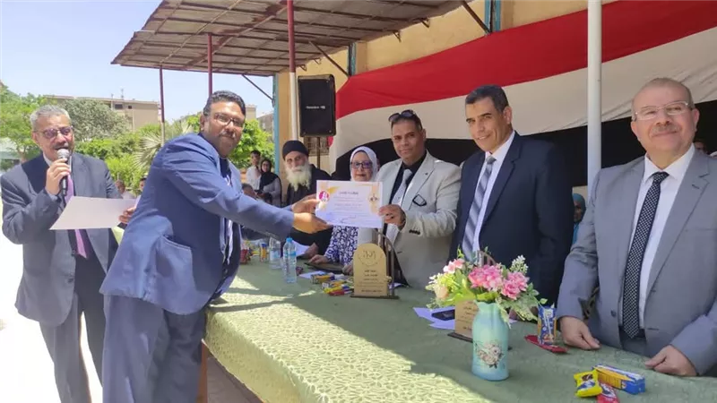 ختام الأنشطة الطلابية للتربية الموسيقية بالخانكة