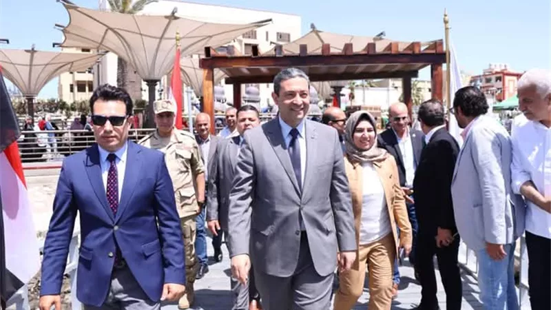 محافظ دمياط يشهد مهرجان التجديف 