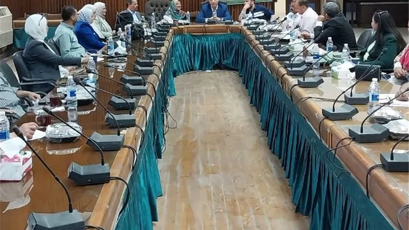 تحسين بيئة الاستثمار في ورشتى عمل بـ15 مايو والصالحية الجديدة