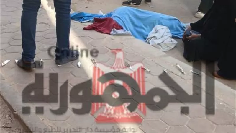 سيدة العبور سقطت من الدور السادس.. والأهالي: الزوج ألقاها من الشرفة فوقعت جثة هامدة.. صور