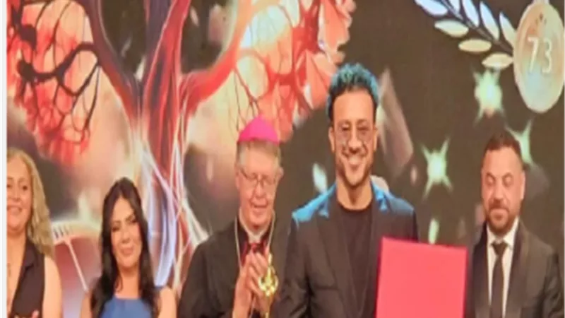 أحمد داود يفوز بجائزة أفضل ممثل عن فيلم 
