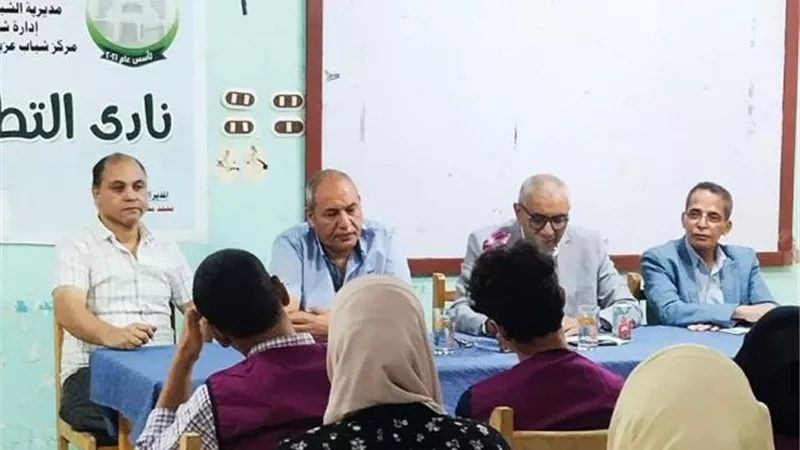 البروتوكول والإتيكيت.. ندوة توعوية لنادي تطوع عزبة حامد بقنا
