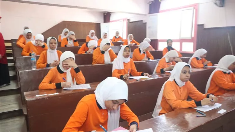 انطلاق امتحانات صفوف النقل لمدارس التعليم الفني بالوادى الجديد
