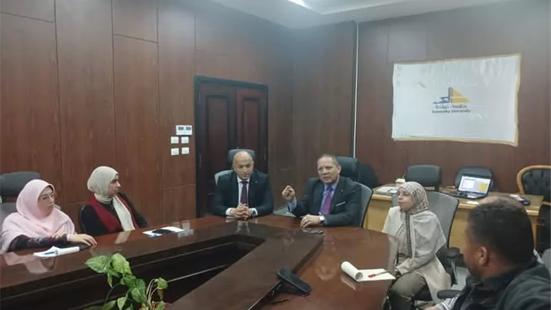 رئيس جامعة دمياط يفتتح ورشة عمل 