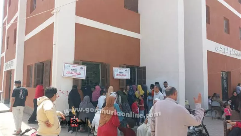 قافلة طبية لعلاج ١٧٥٨ من المتضررين بالأمطار بالوسطاني بدمياط