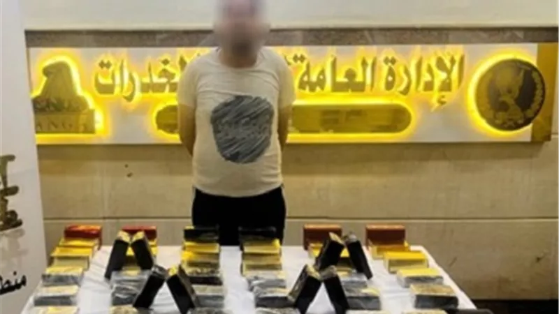 مصرع عنصر إجرامي وضبط آخرين بحوزتهم مخدرات وأسلحة نارية في السويس ودمياط