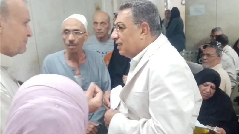 محافظ الدقهلية يحيل مدير مستشفى التأمين الصحي ونائبه للتحقيق