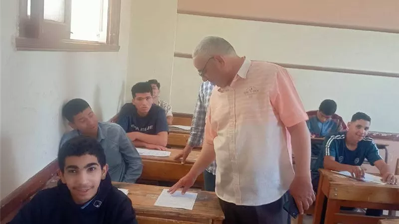 متابعة امتحانات الفصل الدراسي الثاني بالمدارس الفنيه بالواسطى