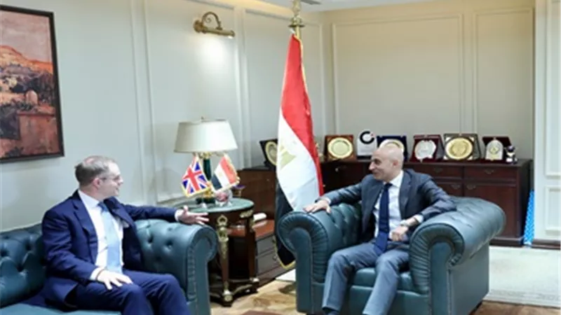وزير التعليم يستقبل السفير البريطاني بالقاهرة