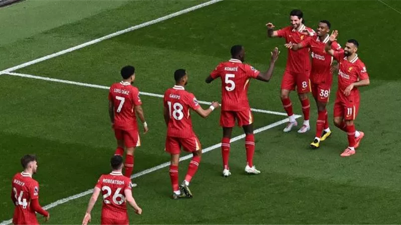ليفربول يتقدم بهدفين أمام آرسنال في الشوط الأول.. فيديو