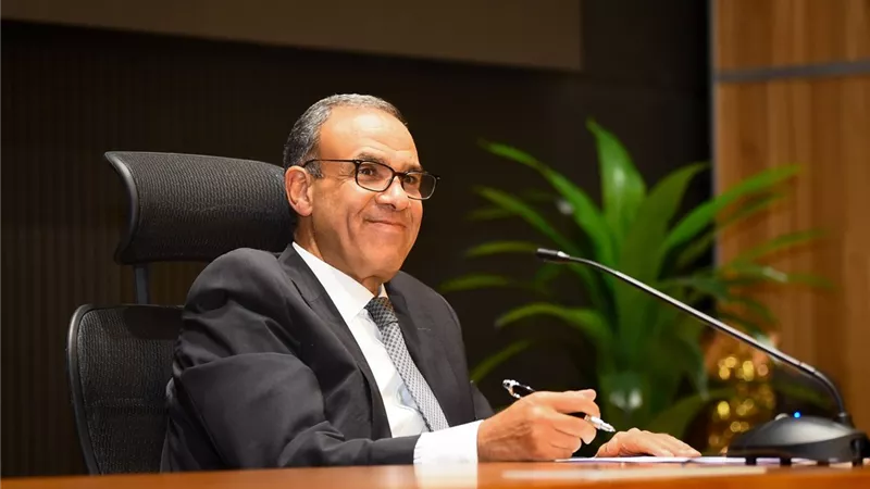 وزير الخارجية يؤكد التزام مصر بدعم السلام والاستقرار الإقليمى والدولى
