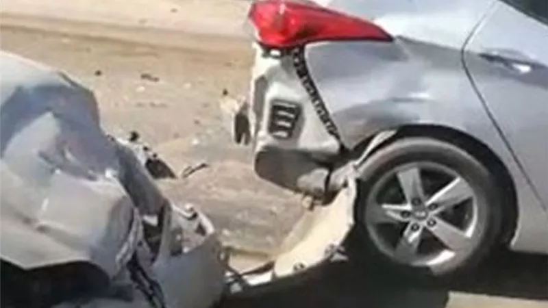 مصرع وإصابة 4 إثر تصادم سيارتين فى النزهة