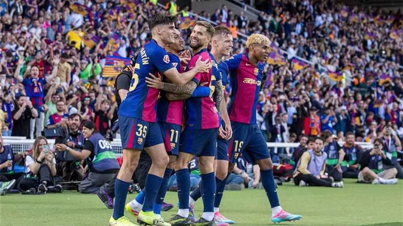 ماذا يحتاج برشلونة للتتويج بلقب الدوري الإسباني؟