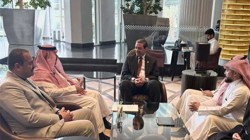 محافظ دمياط يلتقى بممثلى الصندوق السعودي للتنمية لدعم المشروعات