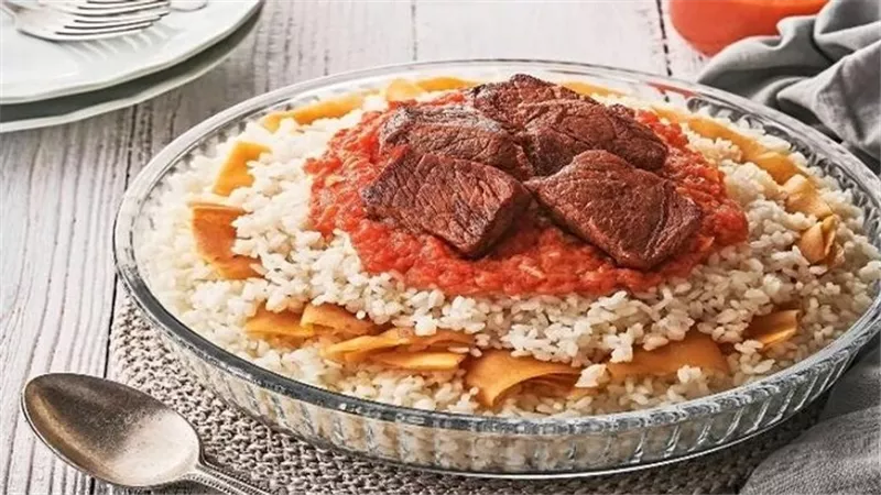من المطبخ العربي .. حضّري ألذ فتة لحم في منزلك