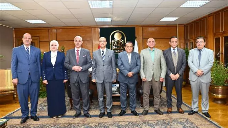المنشاوي يلتقي نائب رئيس هيئة النيابة الإدارية لتعزيز التعاون