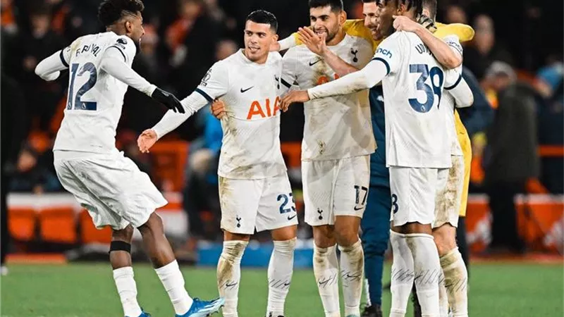 ريال مدريد يستعد لحسم صفقة دفاعية قوية من توتنهام