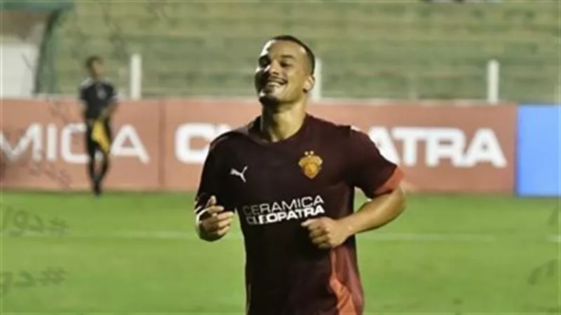 فخري لاكاي يقود تشكيل سيراميكا أمام الأهلي فى الدوري المصري