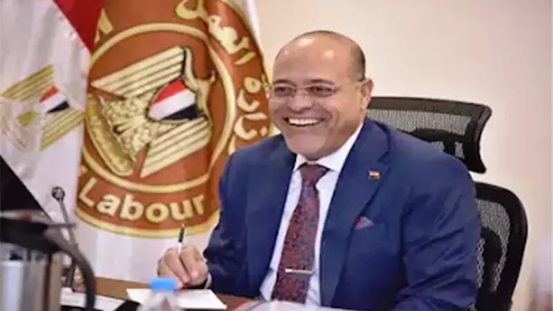 براتب 4000 درهم.. وزير العمل يوفر 1072 وظيفة في شركة إماراتية