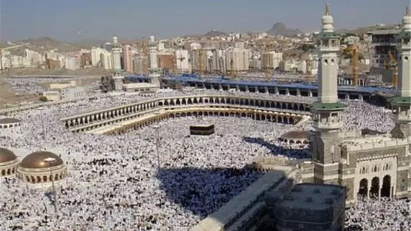 السعودية تشدد: لا أداء لمناسك الحج بدون تصريح رسمي