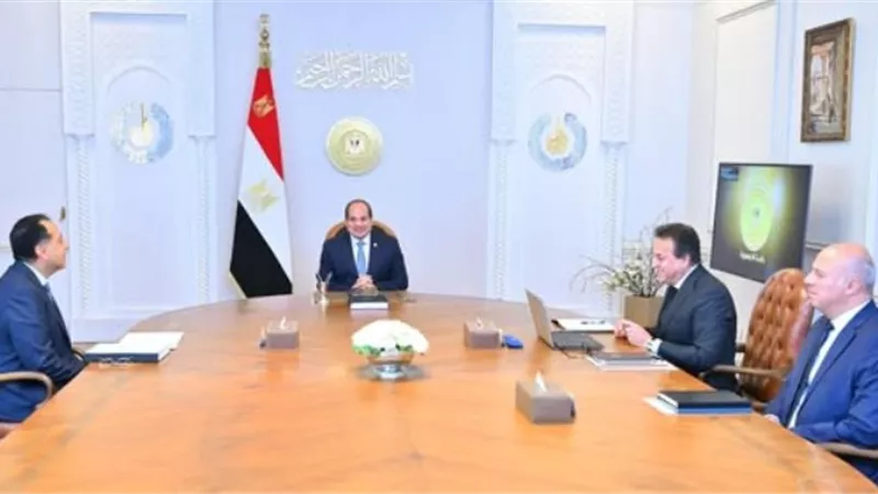 توجيه من الرئيس السيسي لتحسين اوضاع العاملين في المجال الصحي