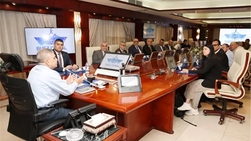 أسامة ربيع يدعو ميرسك للعودة التدريجية لقناة السويس