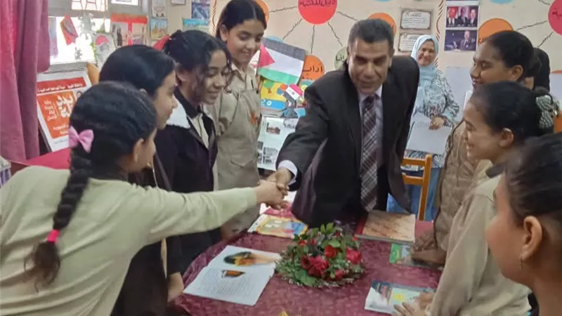 مدير تعليم الخانكة يتابع مجمع مدارس البولاقي بنات
