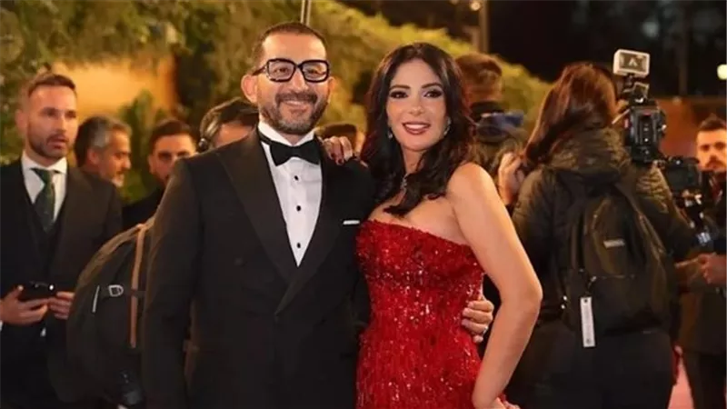 أحمد حلمي يحتفل بعيد زواجه من منى زكى .. فيديو