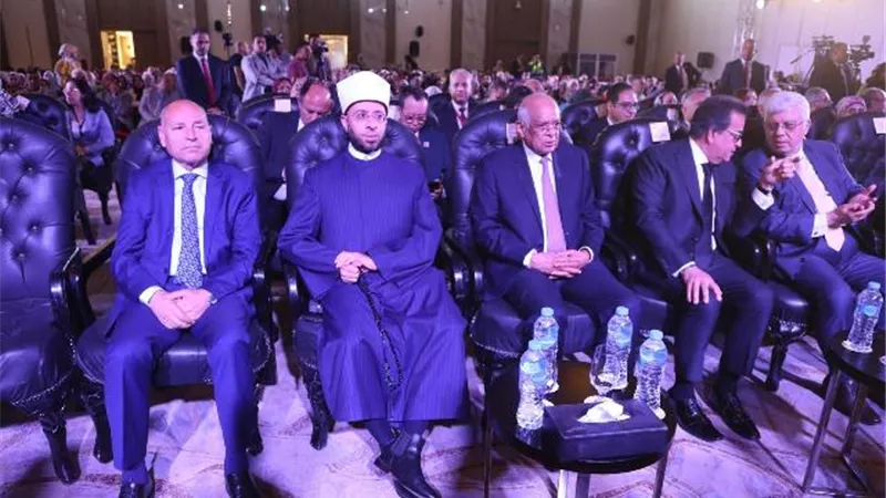 محافظ القاهرة يشهد احتفالية العيد الماسى لجامعة عين شمس