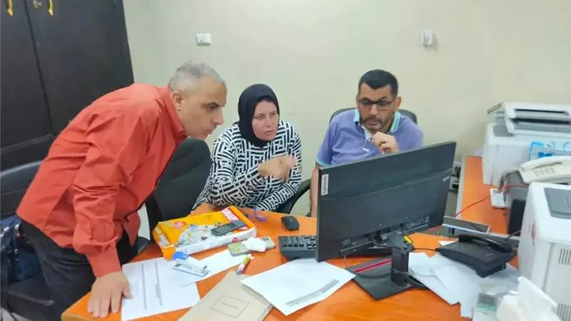 رئيس مدينة شبين القناطر تتابع سير العمل بمنظومة التصالح