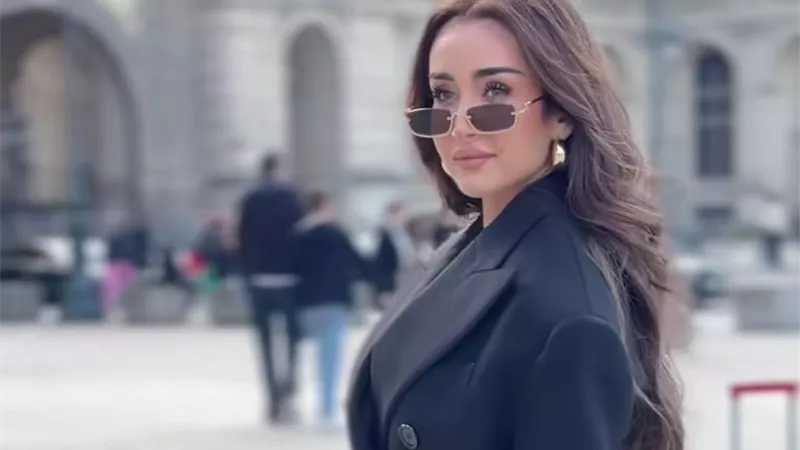 بالأسود .. هنا الزاهد تسحر القلوب فى أحدث ظهور.. شاهد