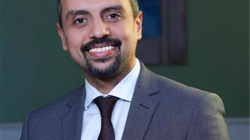 طبيب مصري ينجح في استئصال 121 ورمًا ليفيًا دون استئصاله