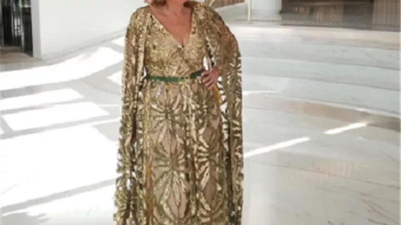 يسرا تخطف الأنظار بفستان يقترب من ربع مليون جنيه فى مهرجان كان
